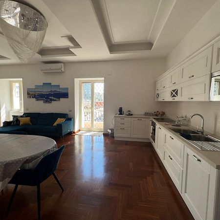 Holiday Home Mar Pacifico Napoli מראה חיצוני תמונה